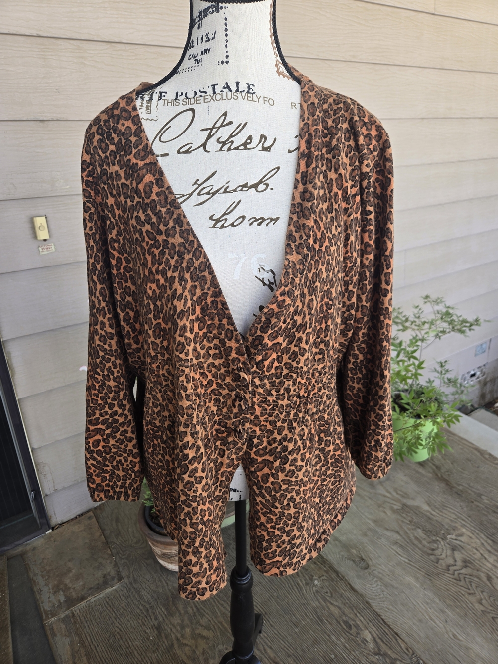 Vintage Linda Matthews Cheetah Print Cardigan. Size 1XL